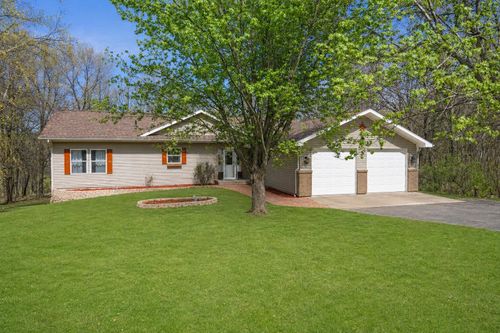 S852 Bobolink Ct, La Valle, WI, 53941-9241 | Card Image