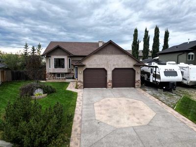 910 62 St, House detached with 5 bedrooms, 3 bathrooms and 5 parking in Edson AB | Image 1