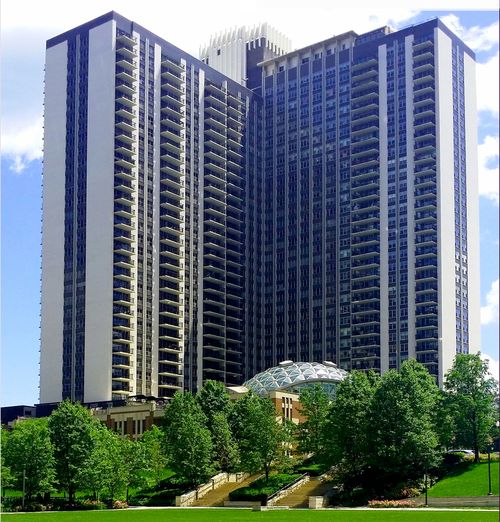2518-400 E Randolph St, Chicago, IL, 60601-7307 | Card Image