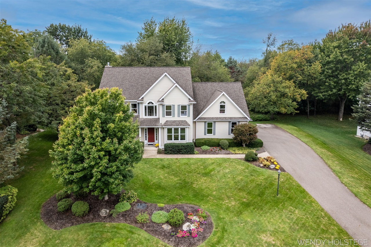 Bay Circle Dr, Holland, MI 49424