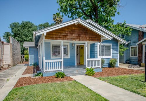 19 Court St, Woodland, CA, 95695-3111 | Card Image