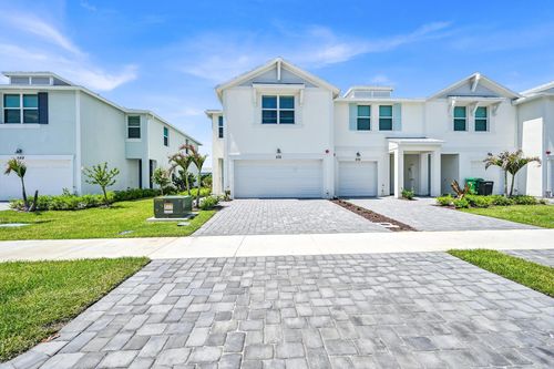 575 Salisbury Cir, Fort Pierce, FL, 34982-3970 | Card Image