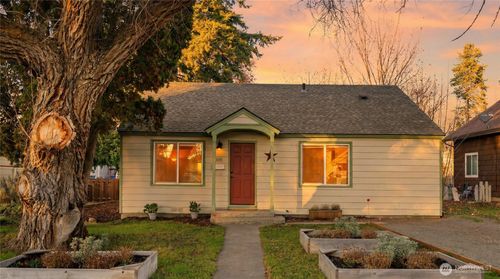 805 E 5th Ave, Ellensburg, WA, 98926-3205 | Card Image