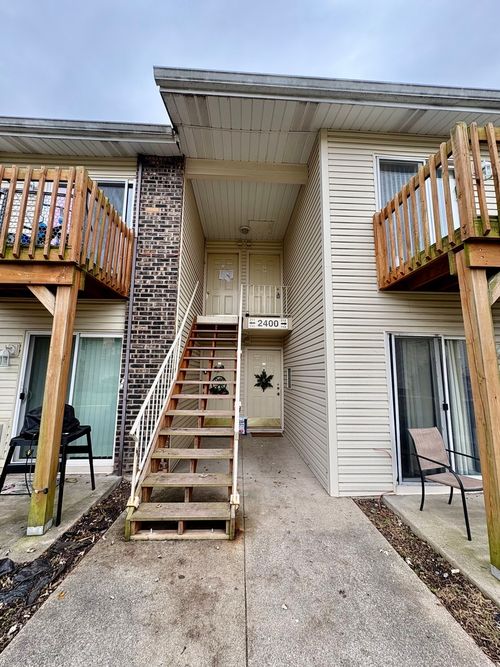 apt-212-2400 Light Rd, Oswego, IL, 60543-9218 | Card Image