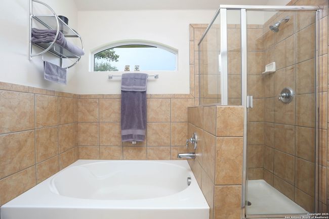 8803 Shuteye Peak, House other with 4 bedrooms, 2 bathrooms and null parking in Helotes TX | Image 14