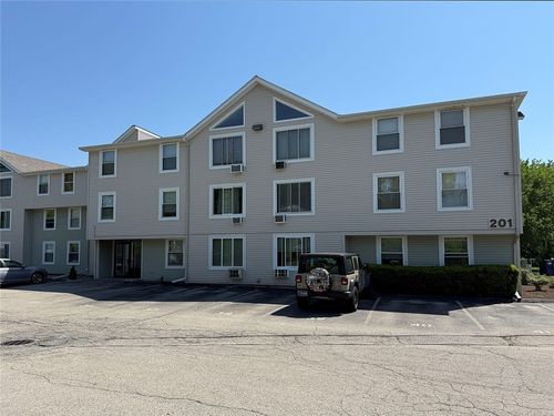 104-201 Woodlawn Ave, North Providence, RI, 02904-7501 | Card Image