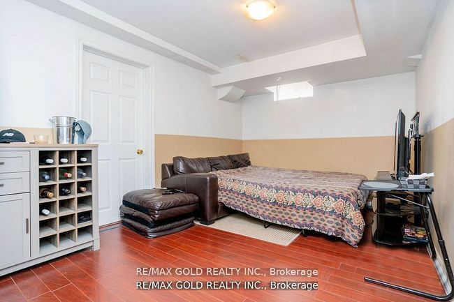 34 Jingle Cres, House attached with 4 bedrooms, 4 bathrooms and 2 parking in Brampton ON | Image 28