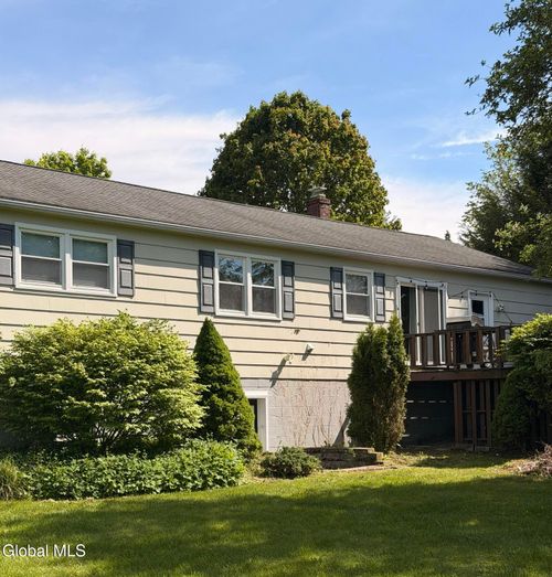 1 Maple Ln, Cherry Valley, NY, 13320-3516 | Card Image