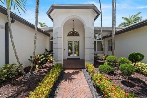 2510 Montclaire Cir, Weston, FL, 33327-1428 | Card Image
