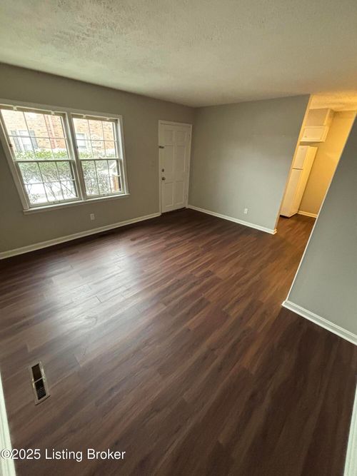 apt-b1-2707 Riedling Dr, Louisville, KY, 40206-1376 | Card Image