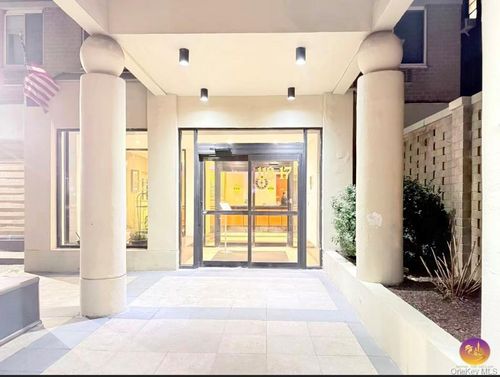 14j-11817 Union Turnpike, New York, NY, 11357 | Card Image
