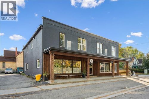 3-132 Ahrens St W, Kitchener, ON, N2H4C7 | Card Image