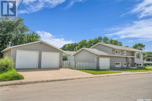 1740 Av G N, Saskatoon, SK, S7L5A4 | Card Image