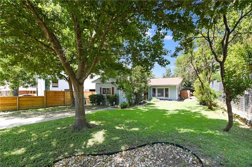 208 Braeswood Rd, Austin, TX, 78704-7211 | Card Image