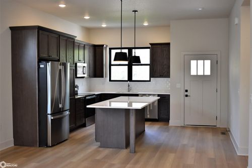 2360 River Rd, Iowa Falls, IA, 50126-7725 | Card Image