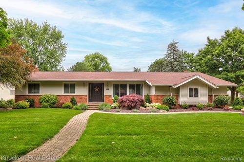 168 Franconian Dr S, Frankenmuth, MI, 48734-1010 | Card Image