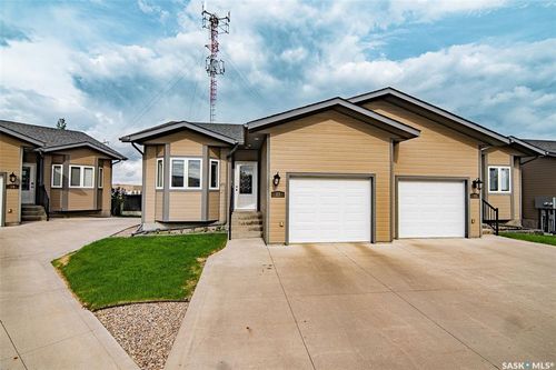 17-550 Southwood Dr, Prince Albert, SK, S6V1G4 | Card Image