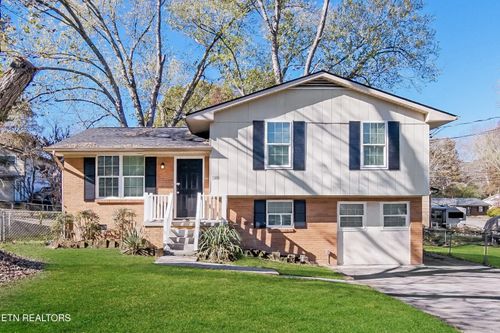 5200 Foxwood Rd, Knoxville, TN, 37921-4020 | Card Image