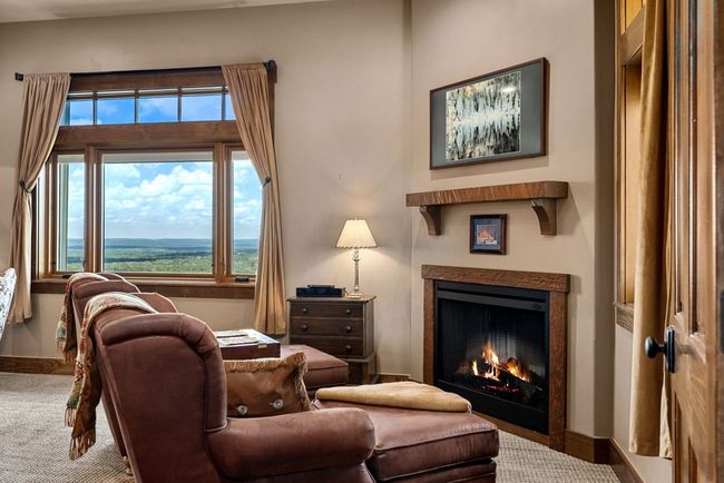 115 Trophy Oak Pt, Home with 5 bedrooms, 5 bathrooms and 3 parking in Fredericksburg TX | Image 21