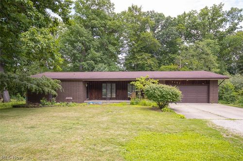 3563 Frawood Dr, Uniontown, OH, 44685-8706 | Card Image