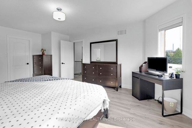 66 Thunderbird Trail, House attached with 5 bedrooms, 4 bathrooms and 2 parking in Brampton ON | Image 18
