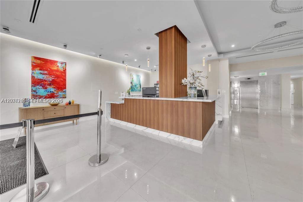 Residential Lease in Hollywood 3
