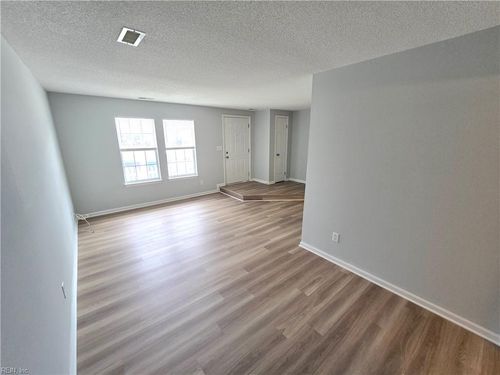 700 Wolftrap Ln, Virginia Beach, VA, 23462-1162 | Card Image