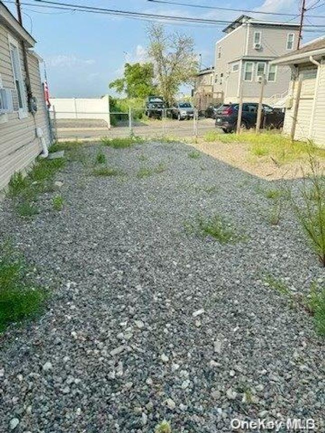 102 E 6 Th Rd, House other with 3 bedrooms, 1 bathrooms and null parking in Broad Channel NY | Image 10