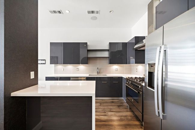 UNIT-1109 - 1211 Caroline St, Condo with 2 bedrooms, 2 bathrooms and 2 parking in Houston TX | Image 7