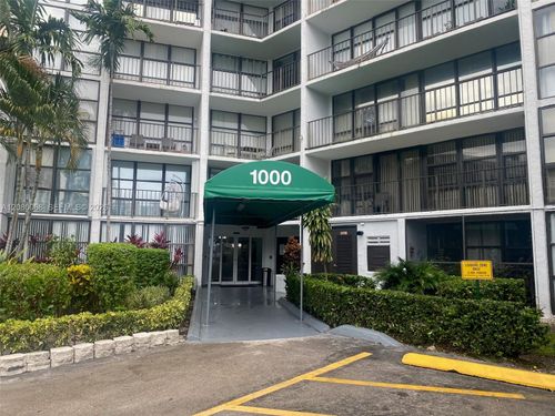 427-1000 Parkview Dr, Hallandale Beach, FL, 33009-2979 | Card Image