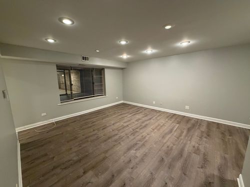 108-744 W Gordon Terrace Ne, Chicago, IL, 60613 | Card Image