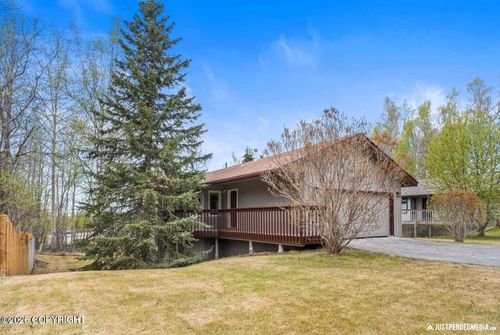 10236 Le Doux Ln, Eagle River, AK, 99577-8367 | Card Image