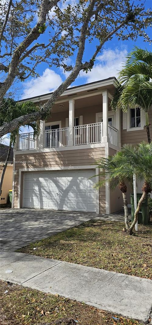 3389 Ne 4th St, Homestead, FL, 33033-7129 | Card Image