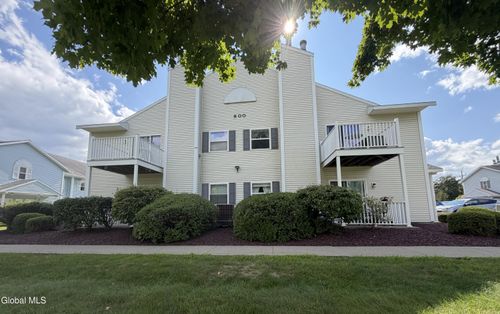 801 Cambridge Manor Dr, Scotia, NY, 12302-2453 | Card Image