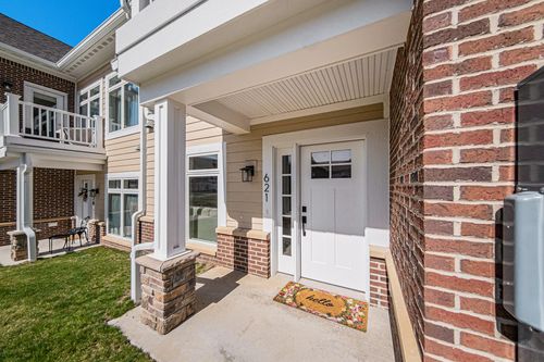 621 Woodland Dr, Dexter, MI, 48130-1264 | Card Image