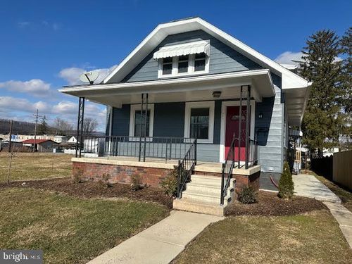 451 S Grand St, LEWISTOWN, PA, 17044-2312 | Card Image