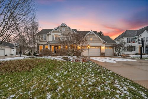 5551 Brook Run Dr, Medina, OH, 44256-6441 | Card Image