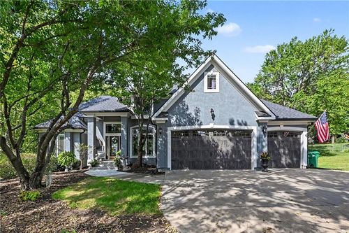 13810 Grove Ave, Bonner Springs, KS, 66012-9684 | Card Image