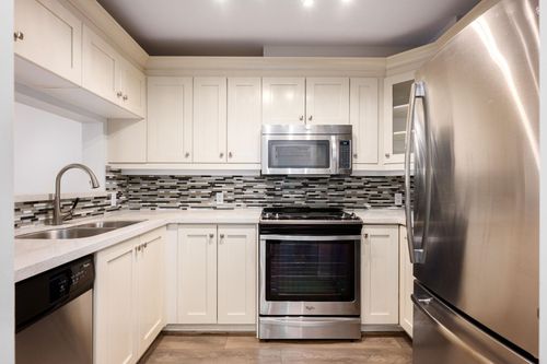 321-5500 Andrews Rd, Richmond, BC, V7E6M9 | Card Image