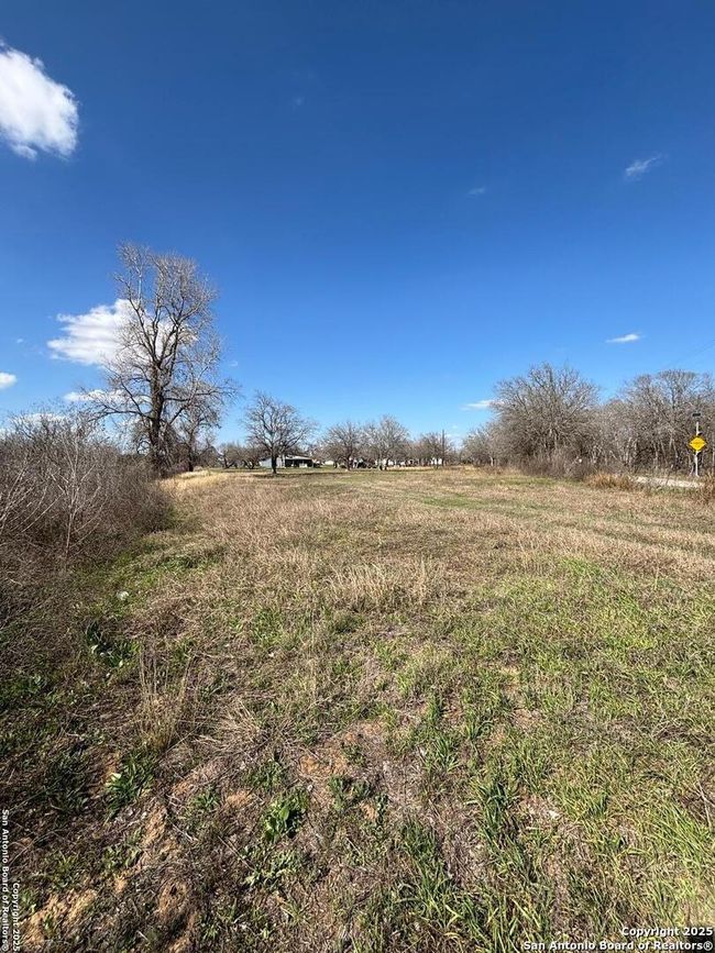 17423 Fx Ball Dr, House other with 1 bedrooms, 3 bathrooms and null parking in Elmendorf TX | Image 5