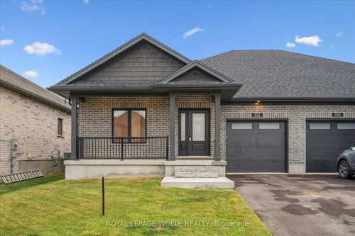102 S Parkwood Blvd, Elmira, ON, N3B0E6 | Card Image