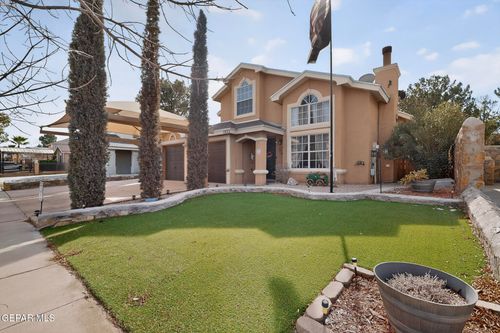 12122 Chato Villa Dr, El Paso, TX, 79936-7233 | Card Image