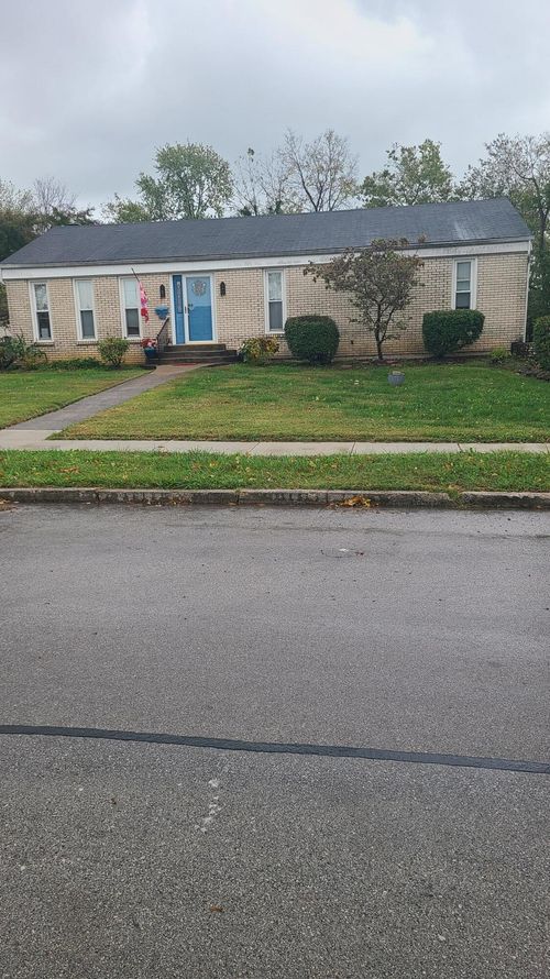 1376 Tanforan Dr, Lexington, KY, 40517-2855 | Card Image