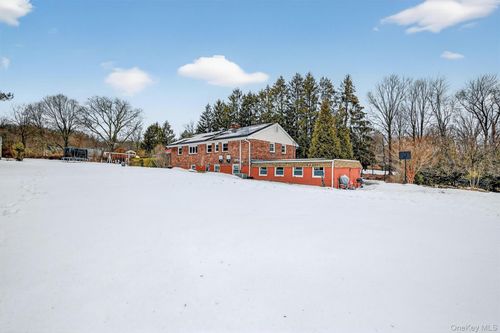 4 Kingsland Dr, New City, NY, 10956-1915 | Card Image