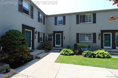 1670 Graefield Rd, Birmingham, MI, 48009-7541 | Card Image
