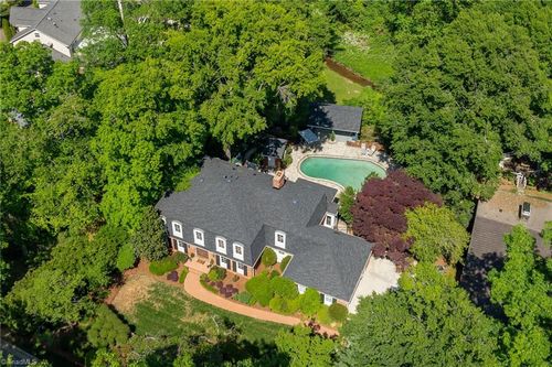 40 Kemp Rd E, Greensboro, NC, 27410-6016 | Card Image