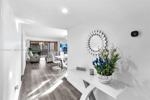 apt-205-20841 San Simeon Way, Miami, FL, 33179-1838 | Card Image