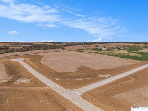 16 Clear Creek Dr, Yutan, NE, 68073 | Card Image