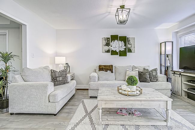 4 Brind Sheridan Crt, House attached with 4 bedrooms, 3 bathrooms and 1 parking in Ajax ON | Image 9