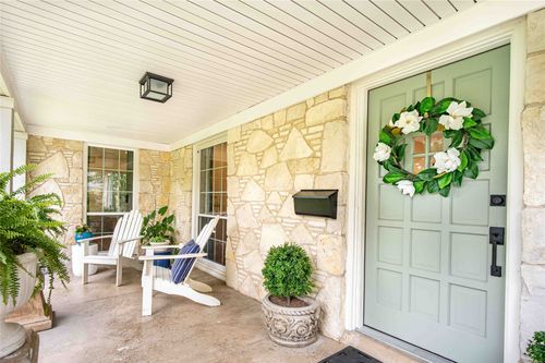 1511 Verano Dr, Dallas, TX, 75218-3253 | Card Image